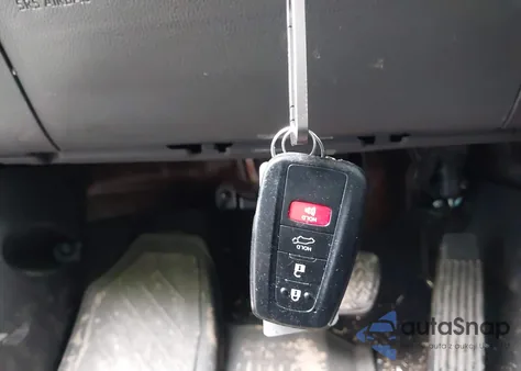 2020 Toyota Highlander Xle z USA, uszkodzony, nr VIN 5TDHZRBH2LS048620